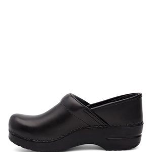 Dansko clog. Worn a number of times as a nurse years ago last. In good condition